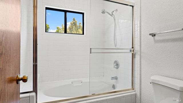 231 Park Ln, Vacaville, CA 95687