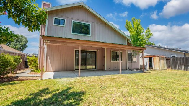 231 Park Ln, Vacaville, CA 95687