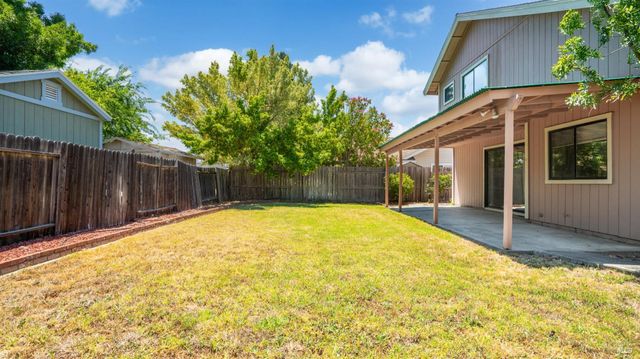 231 Park Ln, Vacaville, CA 95687