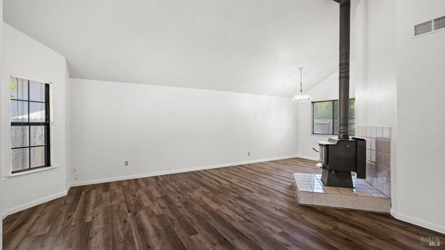 231 Park Ln, Vacaville, CA 95687