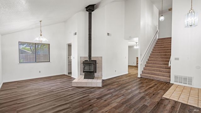 231 Park Ln, Vacaville, CA 95687