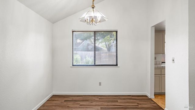 231 Park Ln, Vacaville, CA 95687