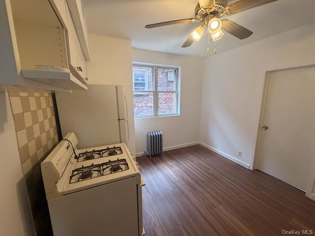 5766 63rd Street 2R, Maspeth, NY 11378