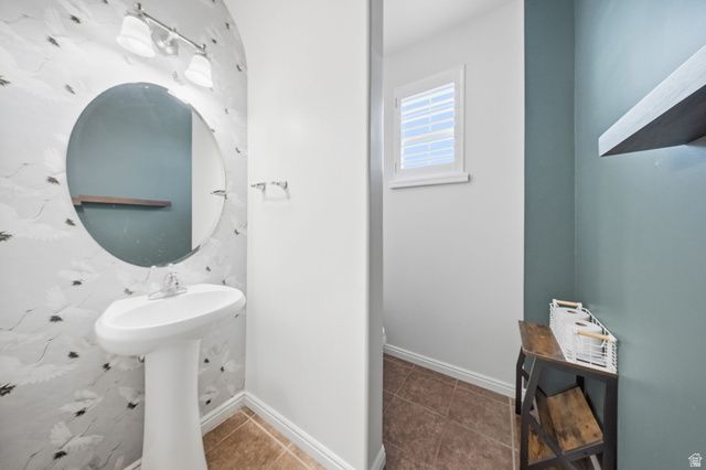 1138 N KENSINGTON DR, North Salt Lake, UT 84054