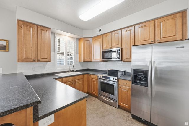 1138 N KENSINGTON DR, North Salt Lake, UT 84054