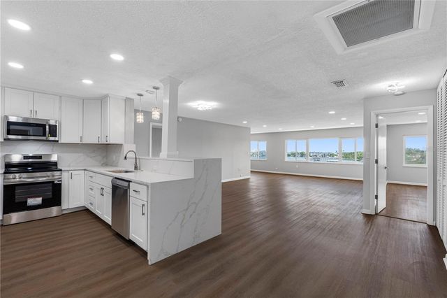 100 BLUFF VIEW DRIVE 404C, Belleair Bluffs, FL 33770