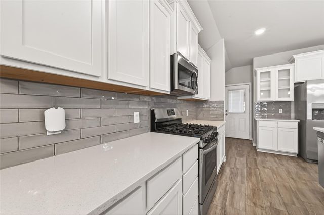 6823 Escondido Drive, Rosharon, TX 77583