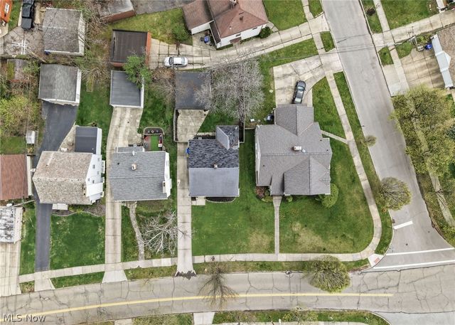 2227 Fenwick Road, University Heights, OH 44118