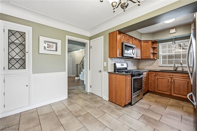 2227 Fenwick Road, University Heights, OH 44118