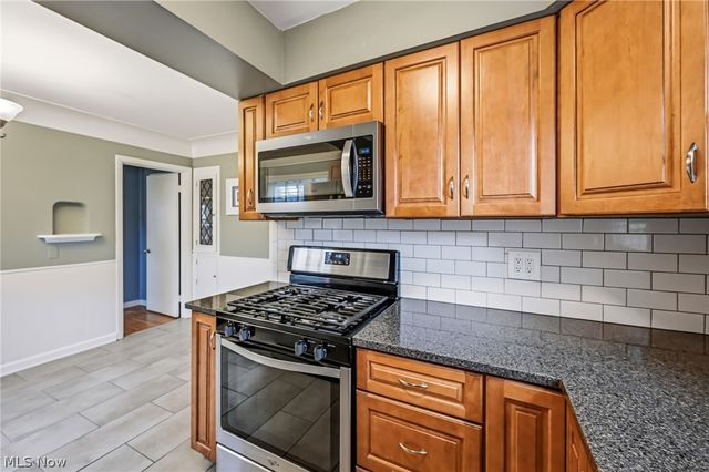 2227 Fenwick Road, University Heights, OH 44118