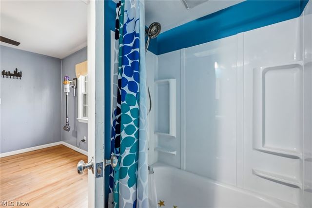 2227 Fenwick Road, University Heights, OH 44118