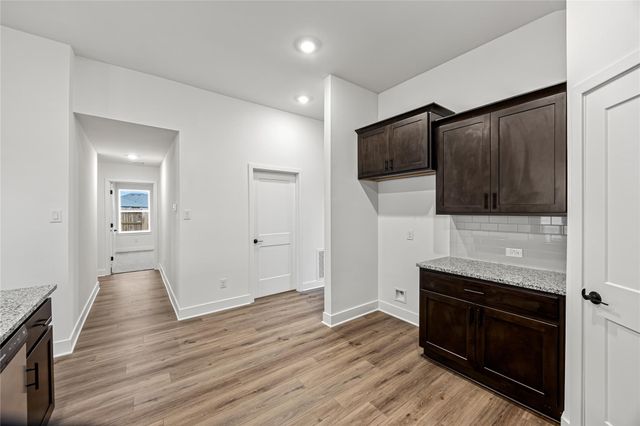 2225 W Post Oak Circle, Dayton, TX 77535