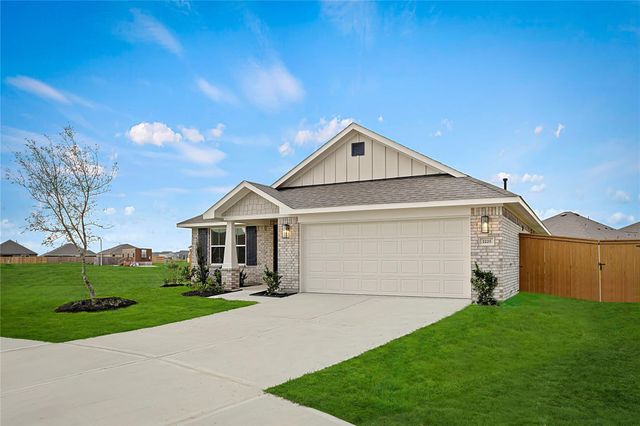 2225 W Post Oak Circle, Dayton, TX 77535