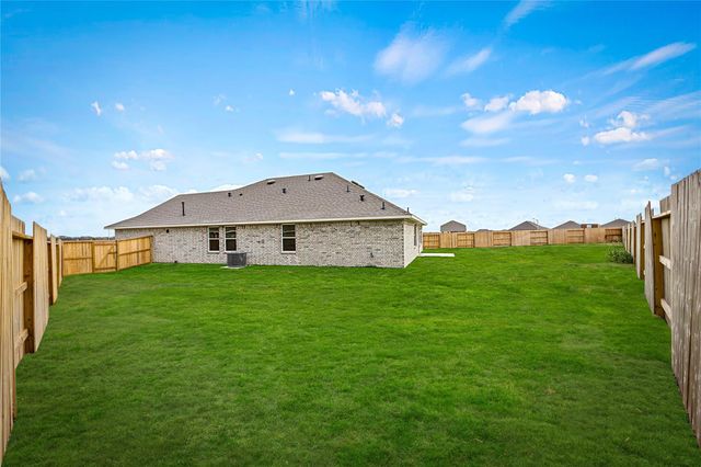 2225 W Post Oak Circle, Dayton, TX 77535