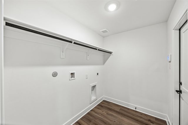 2225 W Post Oak Circle, Dayton, TX 77535