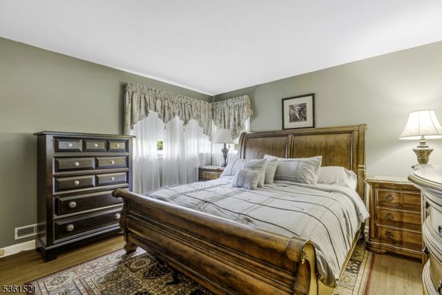 1010 Dorn Ave, Middlesex Boro, NJ 08846