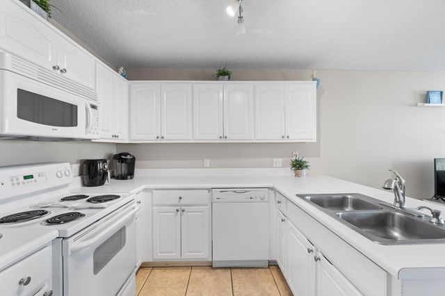 8436 Gulf Boulevard UNIT 423, Navarre, FL 32566