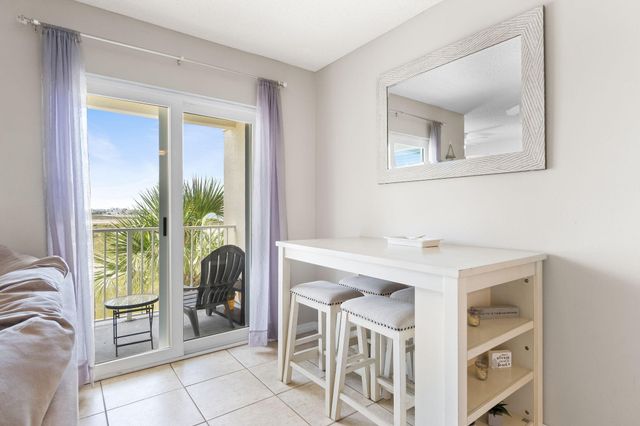 8436 Gulf Boulevard UNIT 423, Navarre, FL 32566