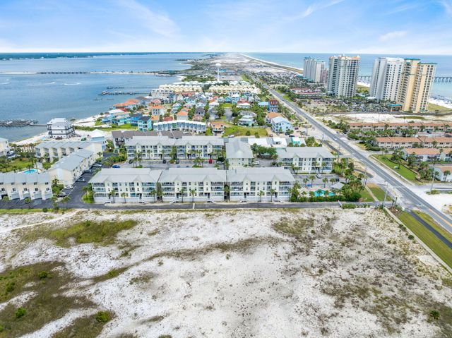 8436 Gulf Boulevard UNIT 423, Navarre, FL 32566