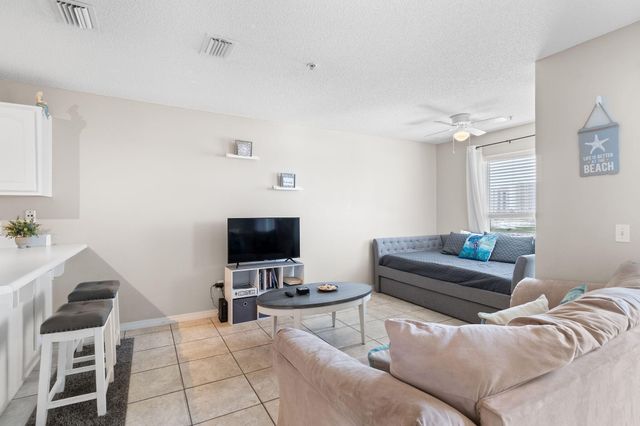 8436 Gulf Boulevard UNIT 423, Navarre, FL 32566