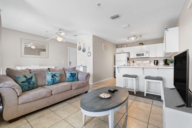 8436 Gulf Boulevard UNIT 423, Navarre, FL 32566