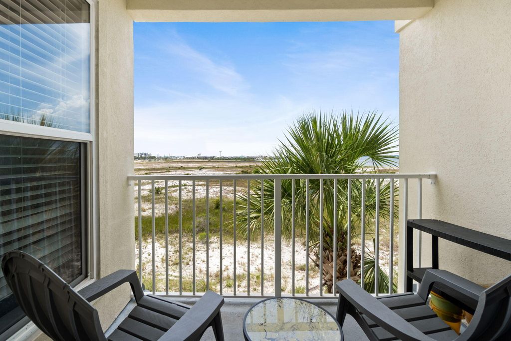 8436 Gulf Boulevard UNIT 423, Navarre, FL 32566