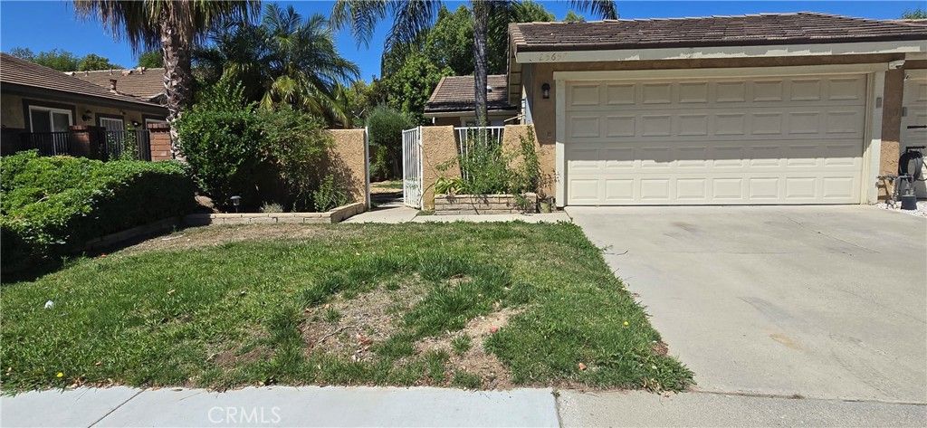 Image 4 of property listing at 25657 Almendra Drive, Valencia, CA 91355