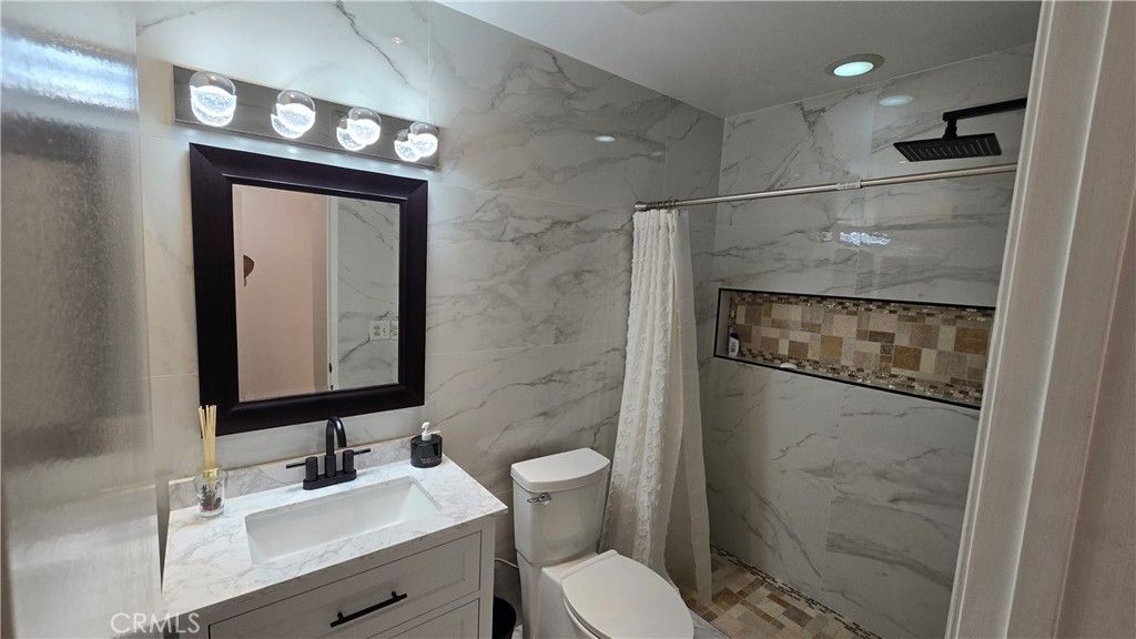 Image 8 of property listing at 25657 Almendra Drive, Valencia, CA 91355