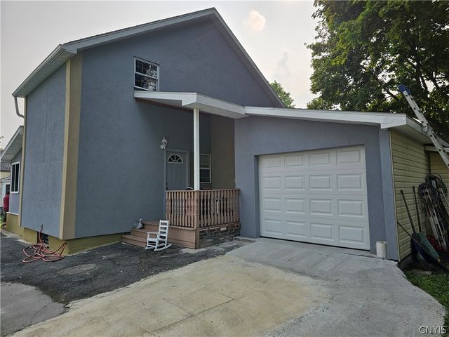 1102 Oak Street, Utica, NY 13502