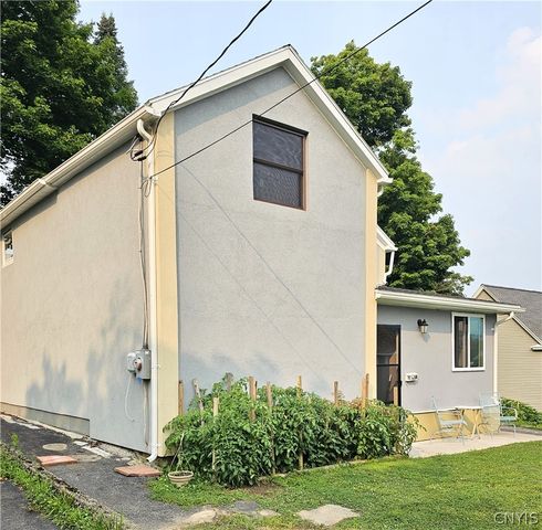 1102 Oak Street, Utica, NY 13502