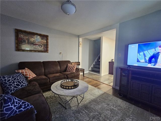 1102 Oak Street, Utica, NY 13502