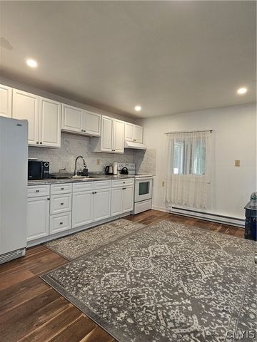 1102 Oak Street, Utica, NY 13502