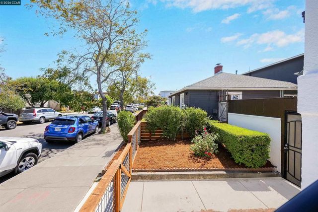 1300 Kains Ave, Berkeley, CA 94702