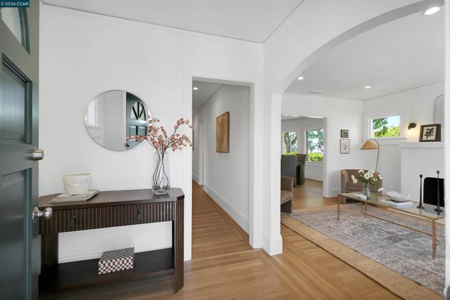 1300 Kains Ave, Berkeley, CA 94702