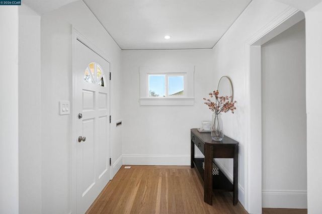 1300 Kains Ave, Berkeley, CA 94702