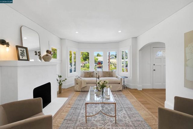 1300 Kains Ave, Berkeley, CA 94702