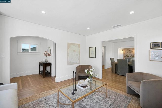 1300 Kains Ave, Berkeley, CA 94702