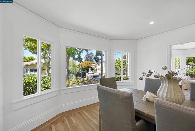 1300 Kains Ave, Berkeley, CA 94702