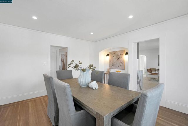 1300 Kains Ave, Berkeley, CA 94702