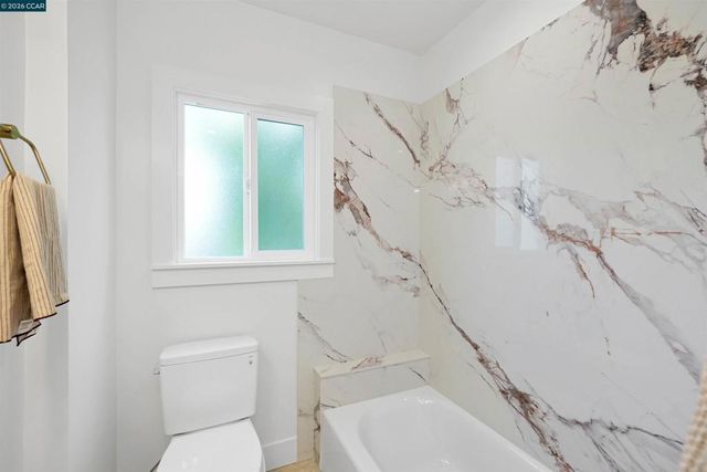 1300 Kains Ave, Berkeley, CA 94702