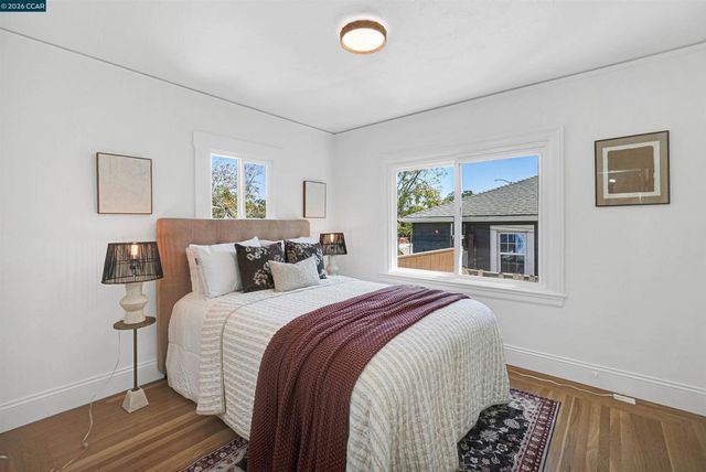 1300 Kains Ave, Berkeley, CA 94702