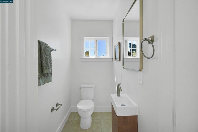 1300 Kains Ave, Berkeley, CA 94702