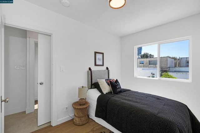 1300 Kains Ave, Berkeley, CA 94702