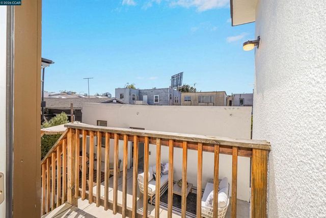1300 Kains Ave, Berkeley, CA 94702