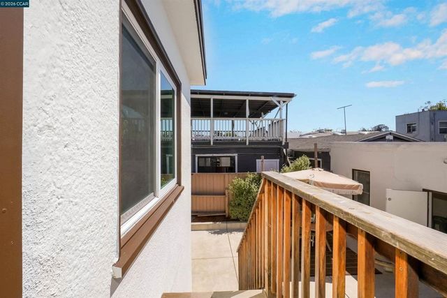 1300 Kains Ave, Berkeley, CA 94702