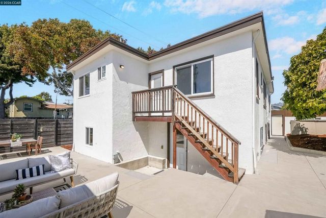 1300 Kains Ave, Berkeley, CA 94702