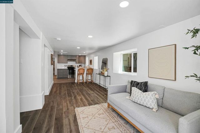 1300 Kains Ave, Berkeley, CA 94702