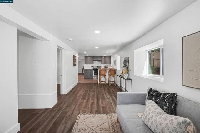 1300 Kains Ave, Berkeley, CA 94702
