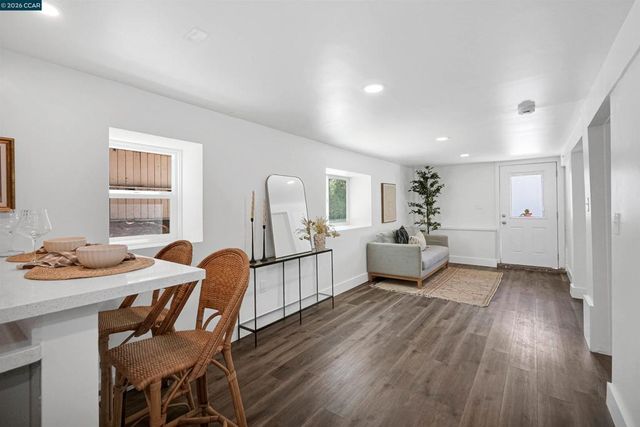 1300 Kains Ave, Berkeley, CA 94702