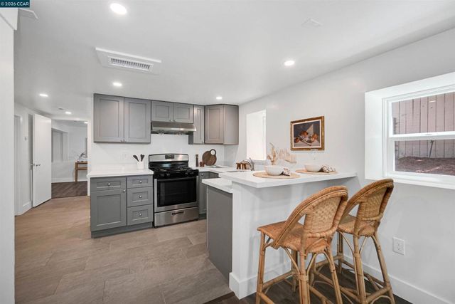 1300 Kains Ave, Berkeley, CA 94702